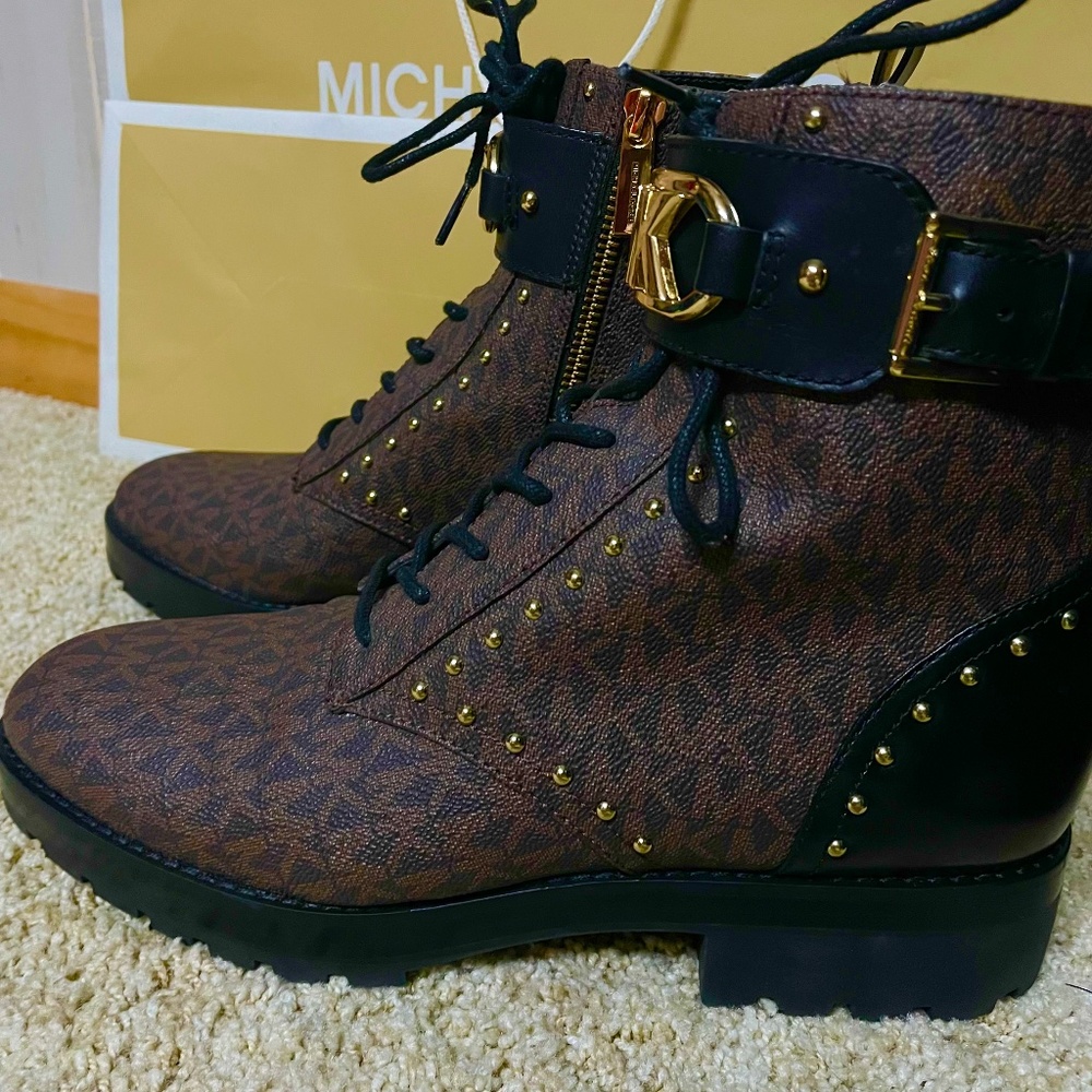 Michael Kors Kincaid boots women’s size 9